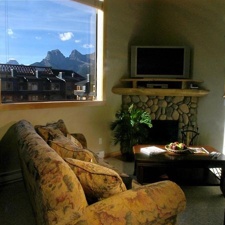 Apartment 411, Antique Heritage Canmore Buitenkant foto