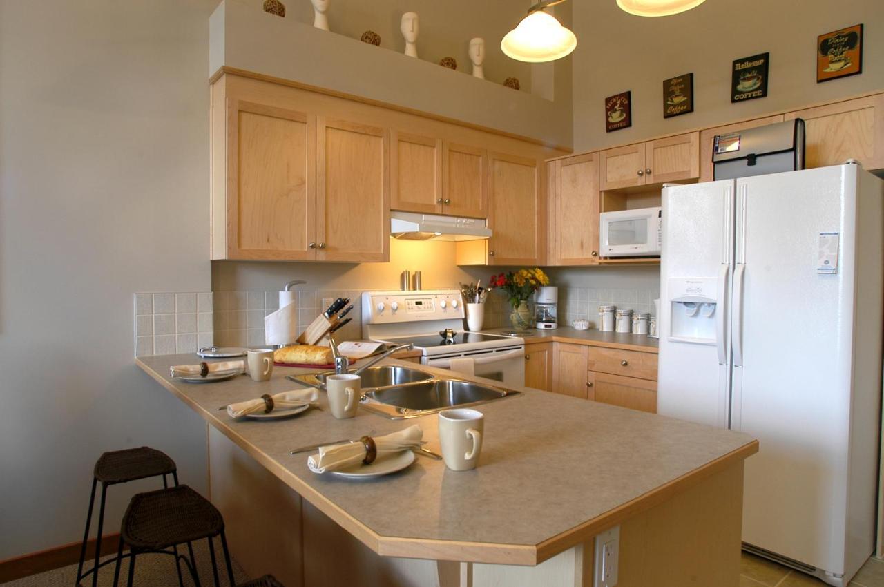 Apartment 411, Antique Heritage Canmore Buitenkant foto
