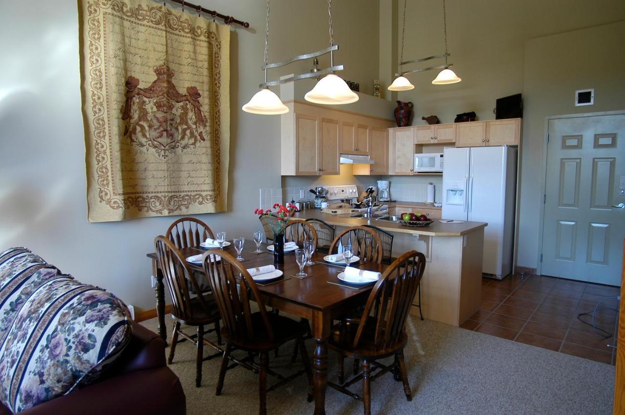 Apartment 411, Antique Heritage Canmore Buitenkant foto