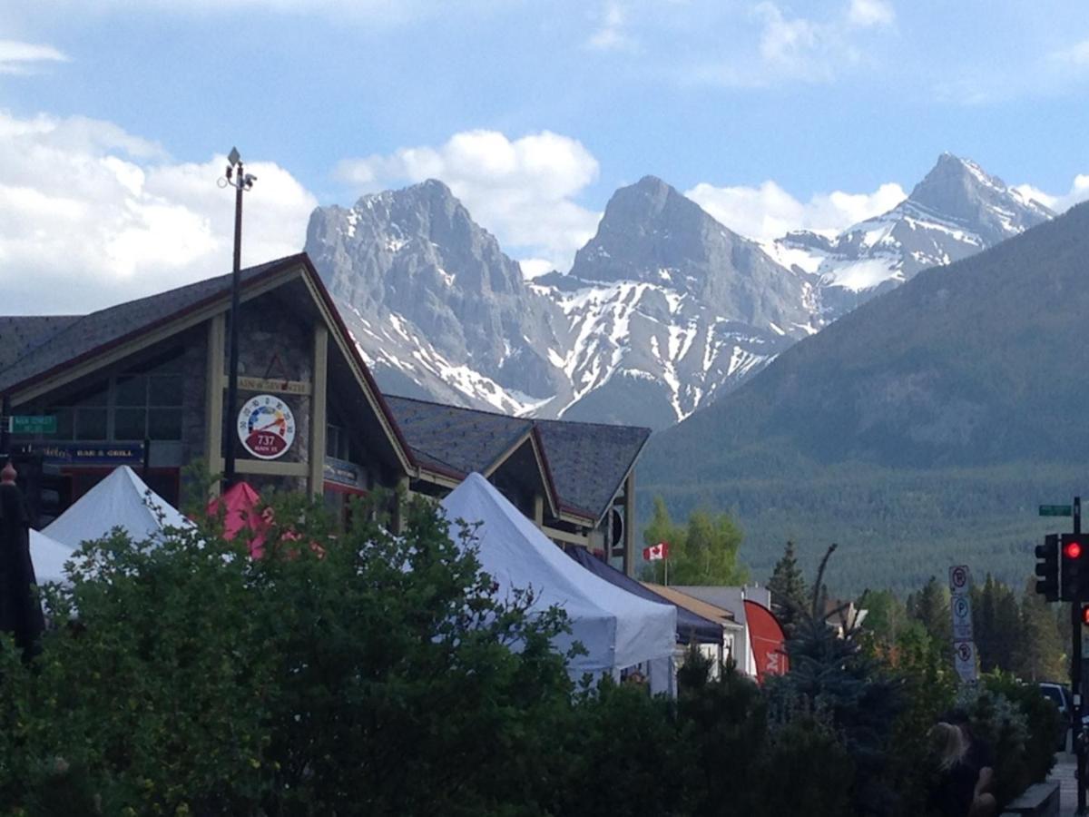 Apartment 411, Antique Heritage Canmore Buitenkant foto