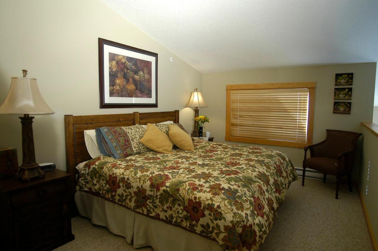 Apartment 411, Antique Heritage Canmore Buitenkant foto