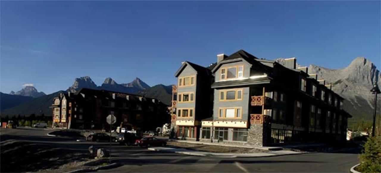 Apartment 411, Antique Heritage Canmore Buitenkant foto